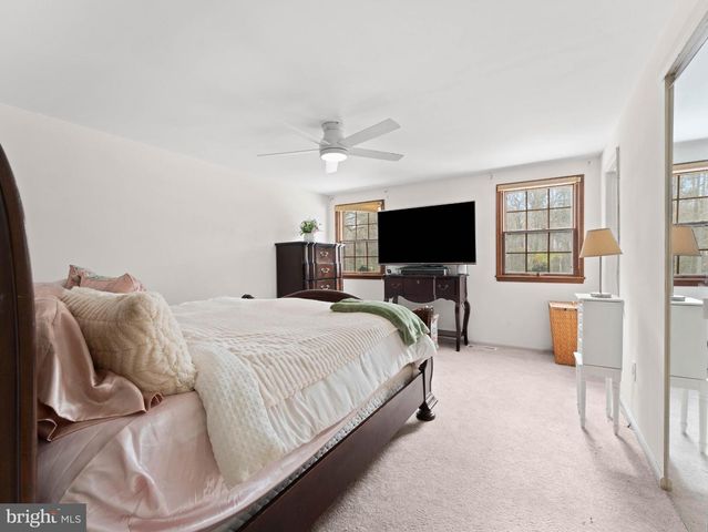 36 EVANINE DR, Berlin, NJ 08009