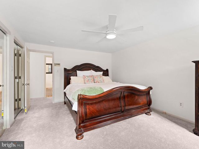 36 EVANINE DR, Berlin, NJ 08009