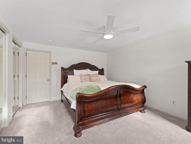 36 EVANINE DR, Berlin, NJ 08009