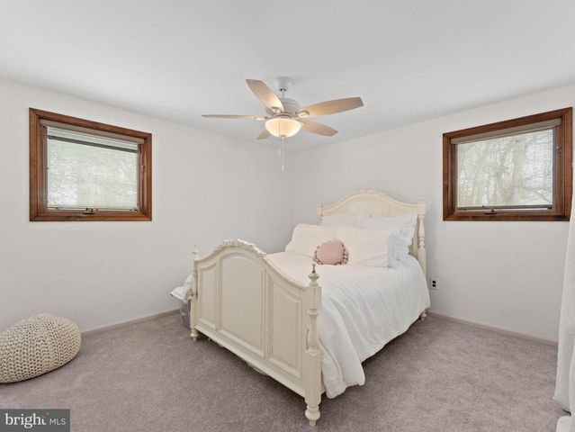 36 EVANINE DR, Berlin, NJ 08009