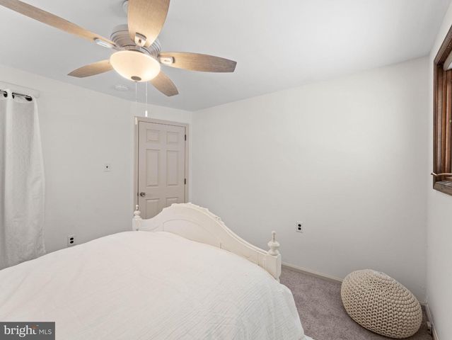 36 EVANINE DR, Berlin, NJ 08009