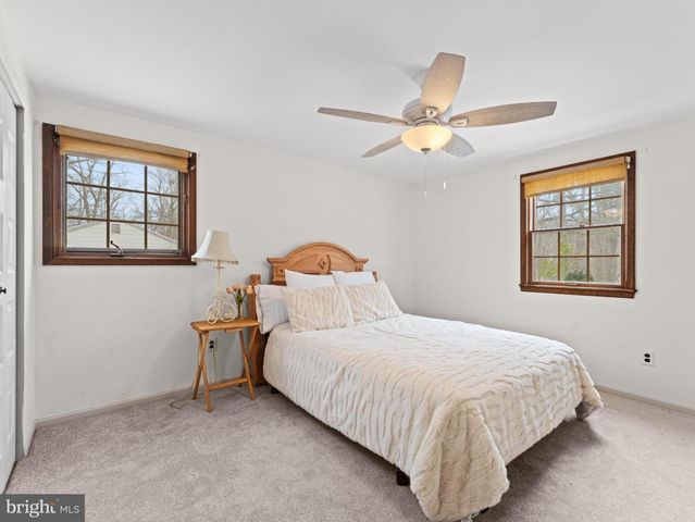 36 EVANINE DR, Berlin, NJ 08009