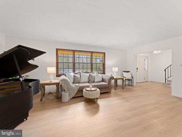 36 EVANINE DR, Berlin, NJ 08009