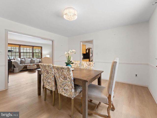 36 EVANINE DR, Berlin, NJ 08009