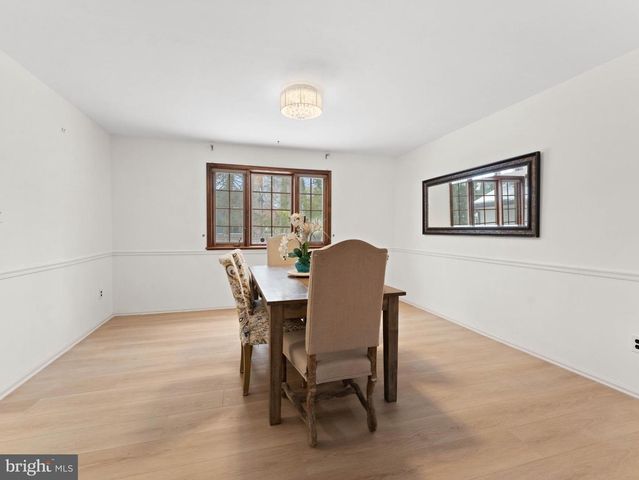 36 EVANINE DR, Berlin, NJ 08009