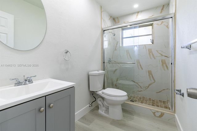 360 NW 199th St, Miami Gardens, FL 33169