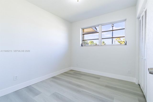 360 NW 199th St, Miami Gardens, FL 33169