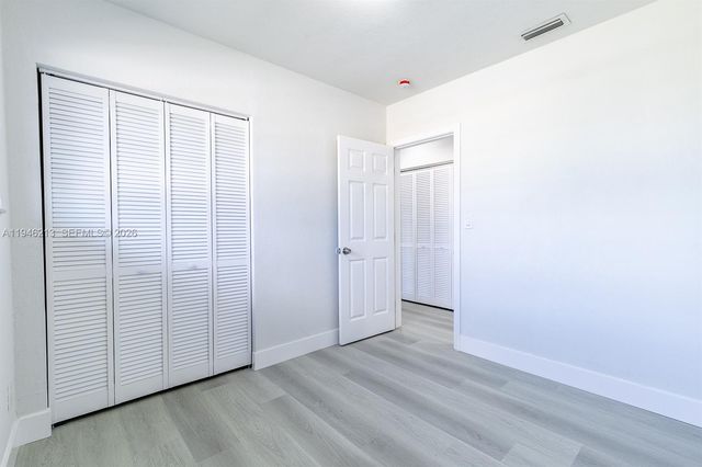 360 NW 199th St, Miami Gardens, FL 33169