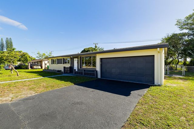 360 NW 199th St, Miami Gardens, FL 33169