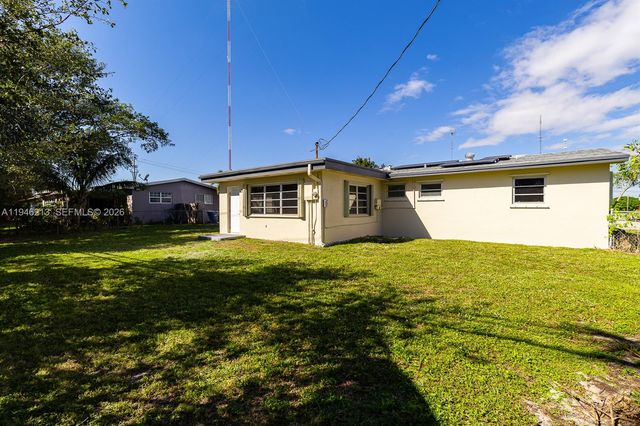 360 NW 199th St, Miami Gardens, FL 33169