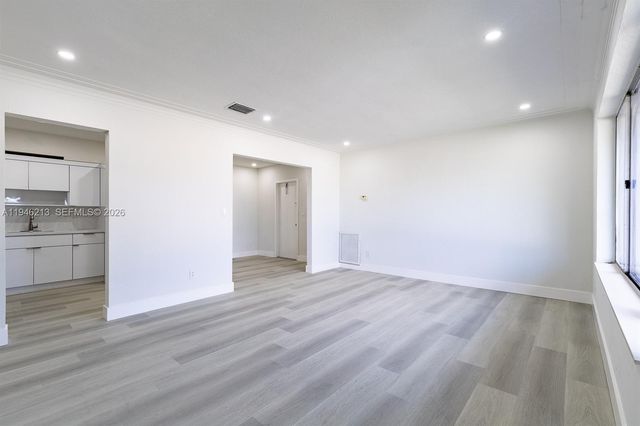 360 NW 199th St, Miami Gardens, FL 33169