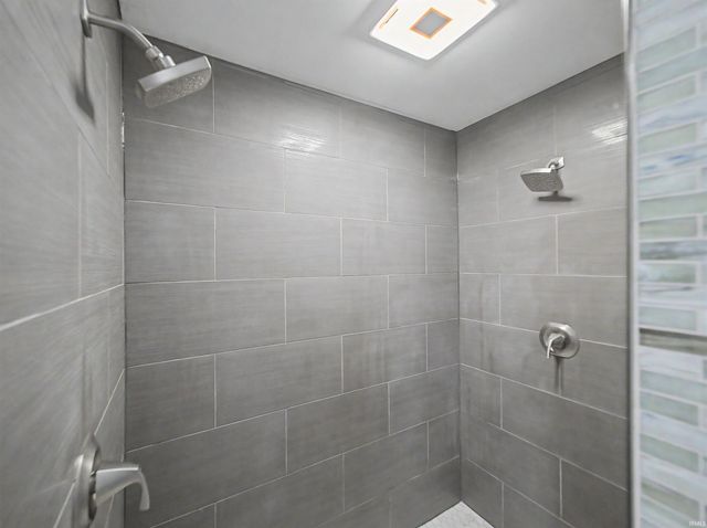 1317 Continental Drive, Evansville, IN 47715