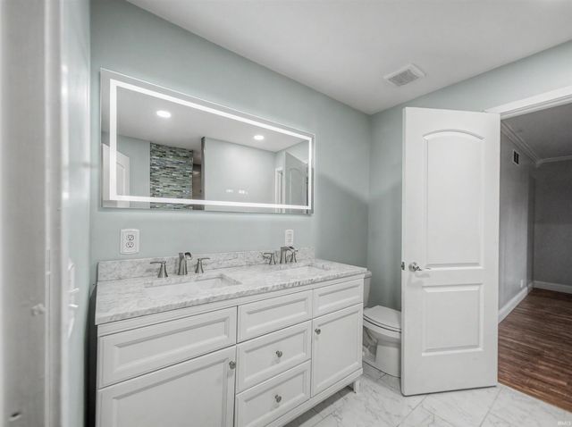 1317 Continental Drive, Evansville, IN 47715