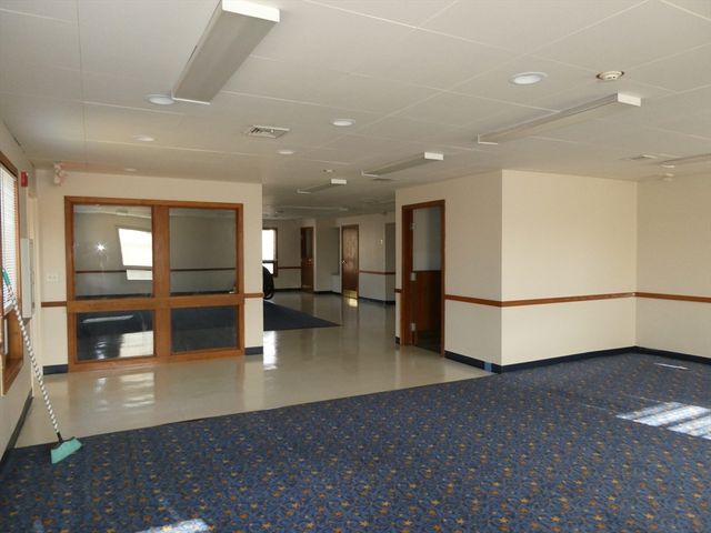 445 Faunce Corner Rd, Dartmouth, MA 02747