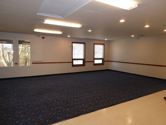 445 Faunce Corner Rd, Dartmouth, MA 02747