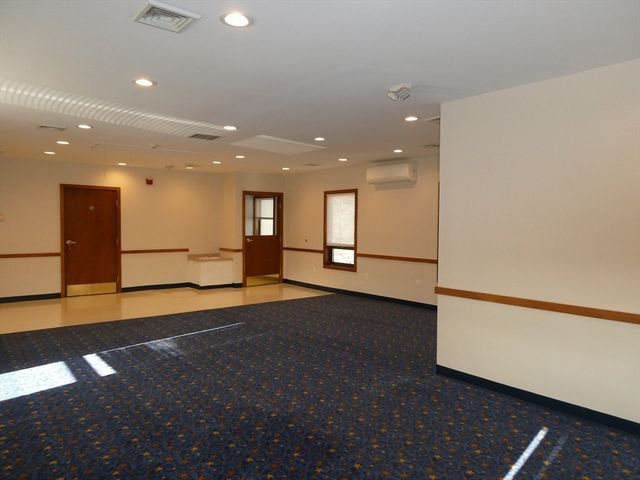 445 Faunce Corner Rd, Dartmouth, MA 02747