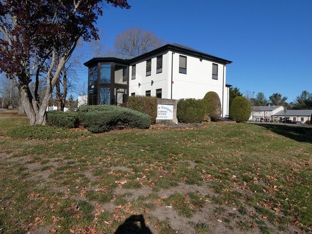 445 Faunce Corner Rd, Dartmouth, MA 02747