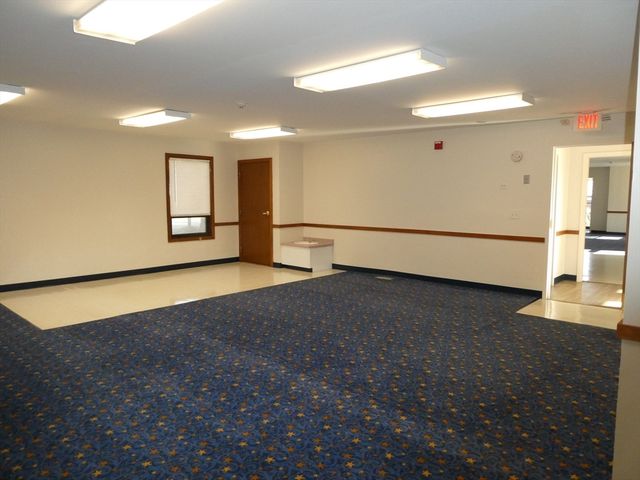 445 Faunce Corner Rd, Dartmouth, MA 02747