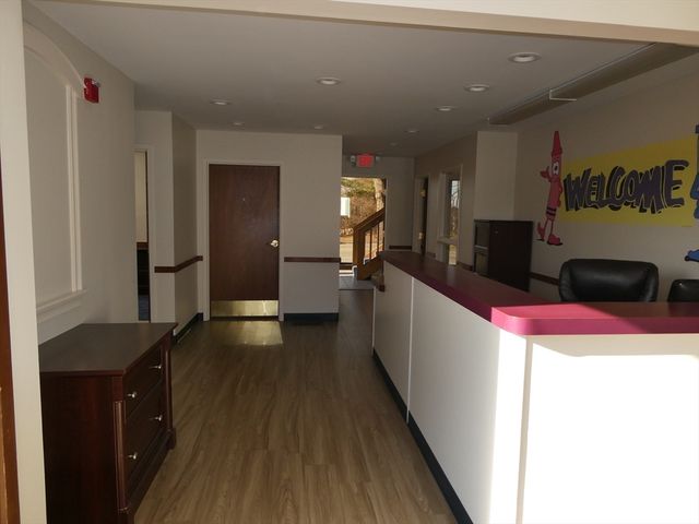 445 Faunce Corner Rd, Dartmouth, MA 02747