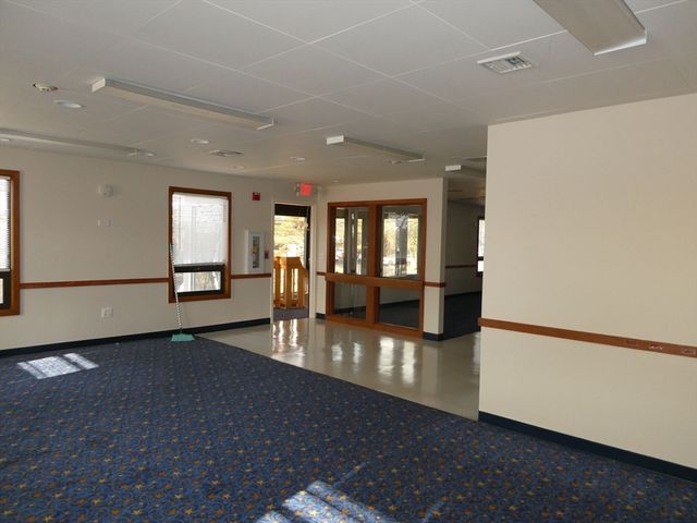 445 Faunce Corner Rd, Dartmouth, MA 02747