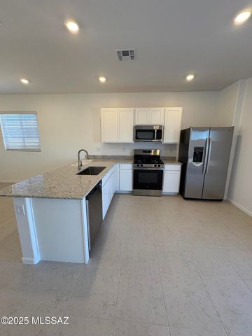 8793 E Crimson Snowberry Way, Vail, AZ 85641