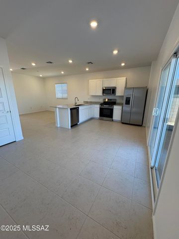 8793 E Crimson Snowberry Way, Vail, AZ 85641