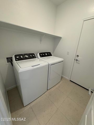 8793 E Crimson Snowberry Way, Vail, AZ 85641