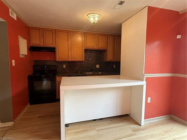 5715 Bramblegate Road F, Greensboro, NC 27409