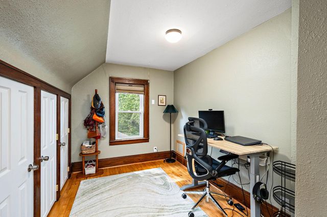 1039 22nd Avenue SE, Minneapolis, MN 55414