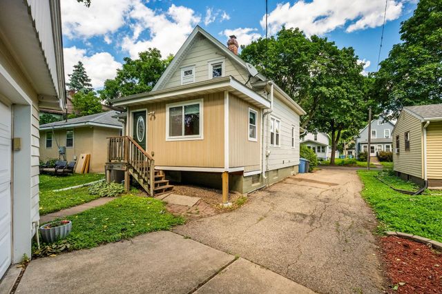 1039 22nd Avenue SE, Minneapolis, MN 55414
