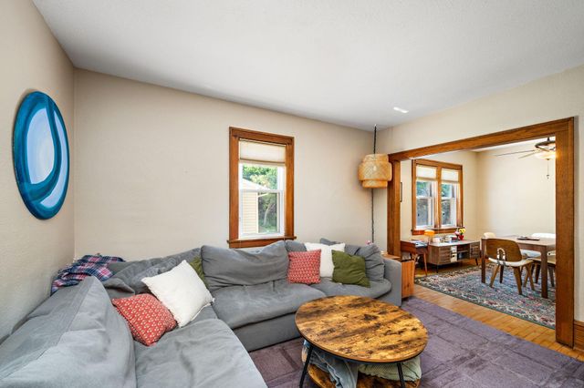 1039 22nd Avenue SE, Minneapolis, MN 55414