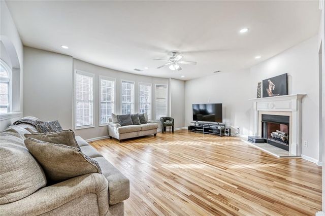 2934 Wintercrest Drive, Dunwoody, GA 30360