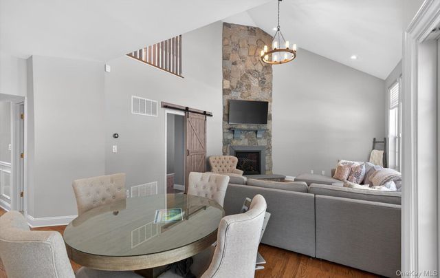 185 Plymouth Boulevard, Smithtown, NY 11787