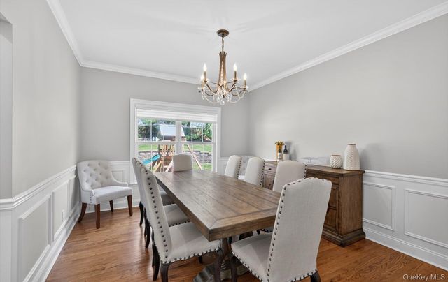 185 Plymouth Boulevard, Smithtown, NY 11787