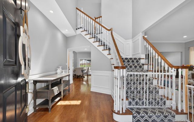 185 Plymouth Boulevard, Smithtown, NY 11787