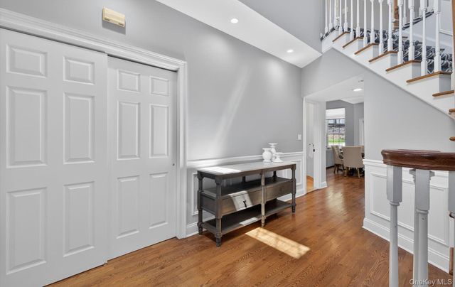 185 Plymouth Boulevard, Smithtown, NY 11787