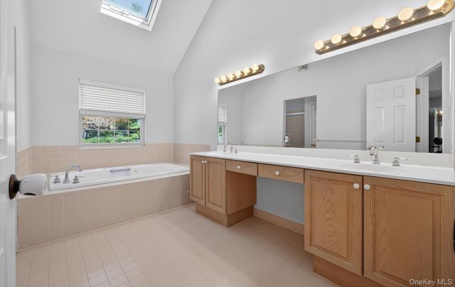 185 Plymouth Boulevard, Smithtown, NY 11787