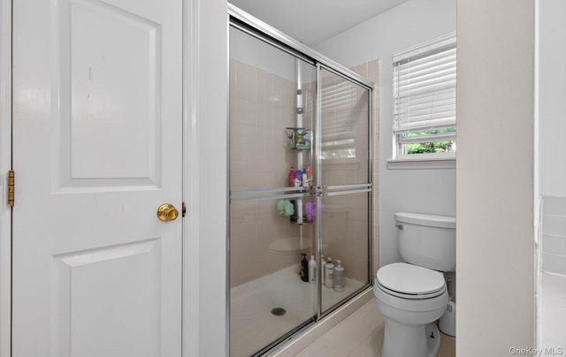 185 Plymouth Boulevard, Smithtown, NY 11787