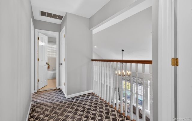 185 Plymouth Boulevard, Smithtown, NY 11787