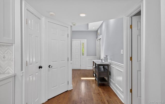 185 Plymouth Boulevard, Smithtown, NY 11787