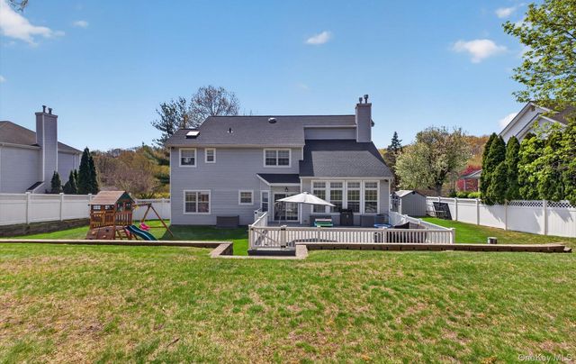 185 Plymouth Boulevard, Smithtown, NY 11787