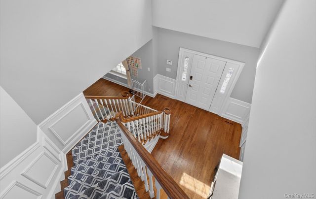 185 Plymouth Boulevard, Smithtown, NY 11787