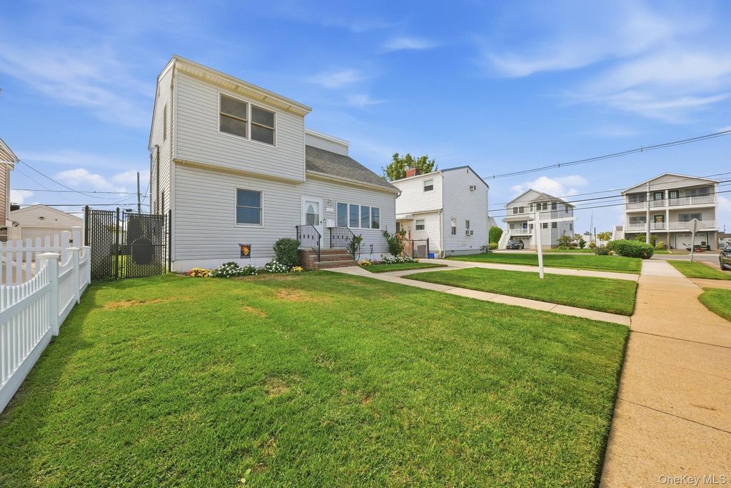7 Polk Street, Freeport, NY 11520 — photo 3