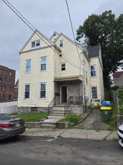 53 Cooke Street 3rd floor, Waterbury, CT 06710
