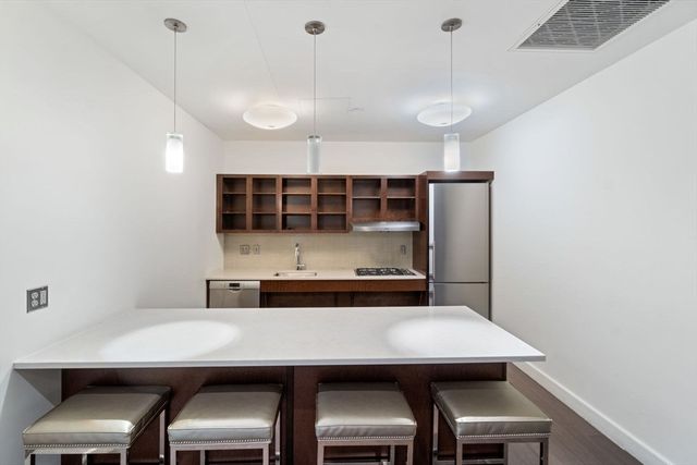 43 Westland Ave 210, Boston, MA 02115