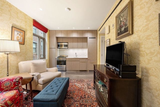 43 Westland Ave 210, Boston, MA 02115