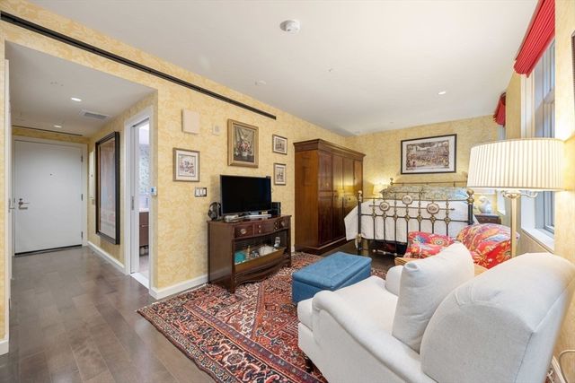 43 Westland Ave 210, Boston, MA 02115