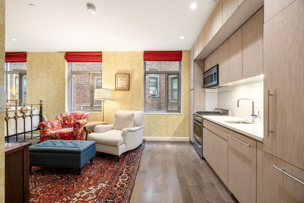 43 Westland Ave 210, Boston, MA 02115