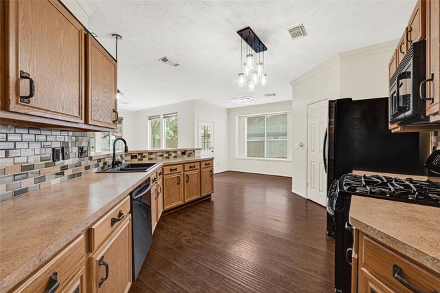 29011 Pine Forest Drive, Magnolia, TX 77355