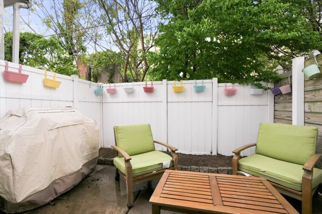2207 E OAKDALE, Philadelphia, PA 19125
